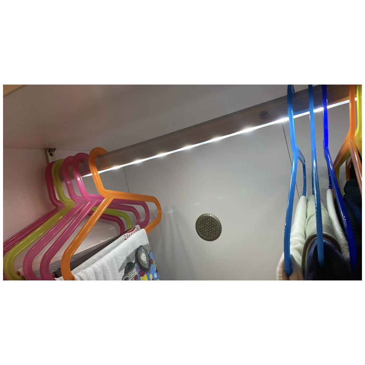 Led Işıklı Sensörlü 100-109 cm Dolap Içi Elbise Askı Borusu Pilli - Görsel 4